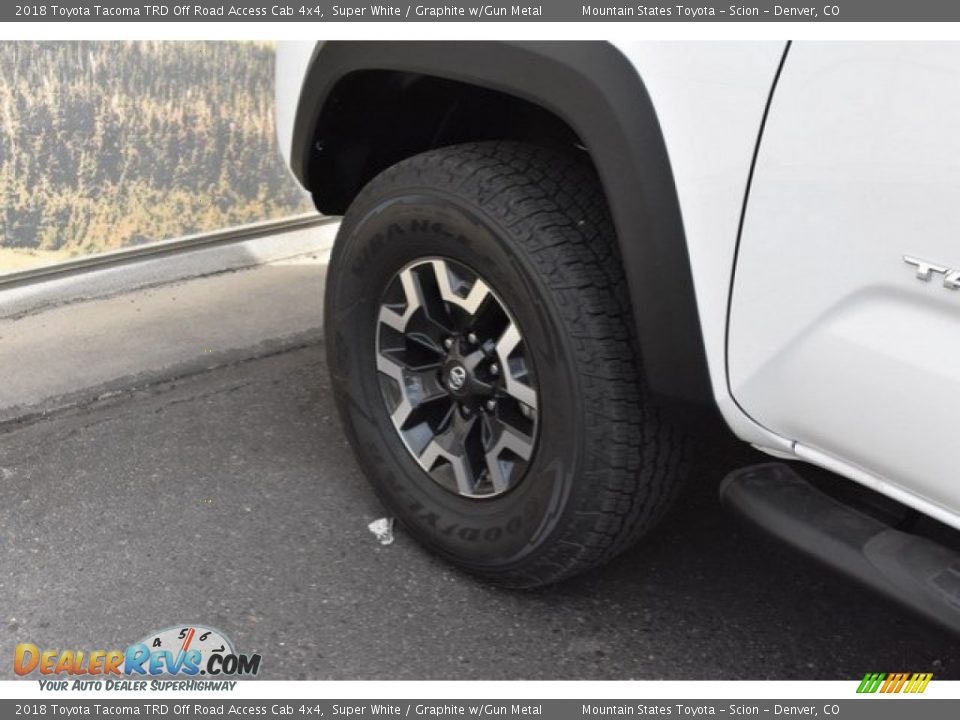 2018 Toyota Tacoma TRD Off Road Access Cab 4x4 Super White / Graphite w/Gun Metal Photo #32