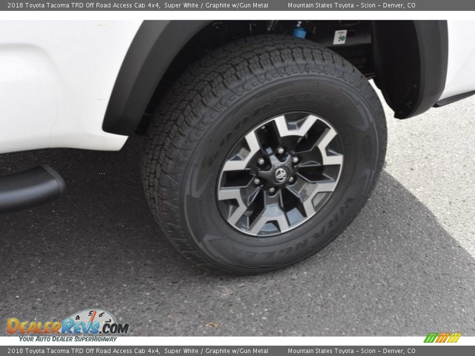 2018 Toyota Tacoma TRD Off Road Access Cab 4x4 Super White / Graphite w/Gun Metal Photo #33