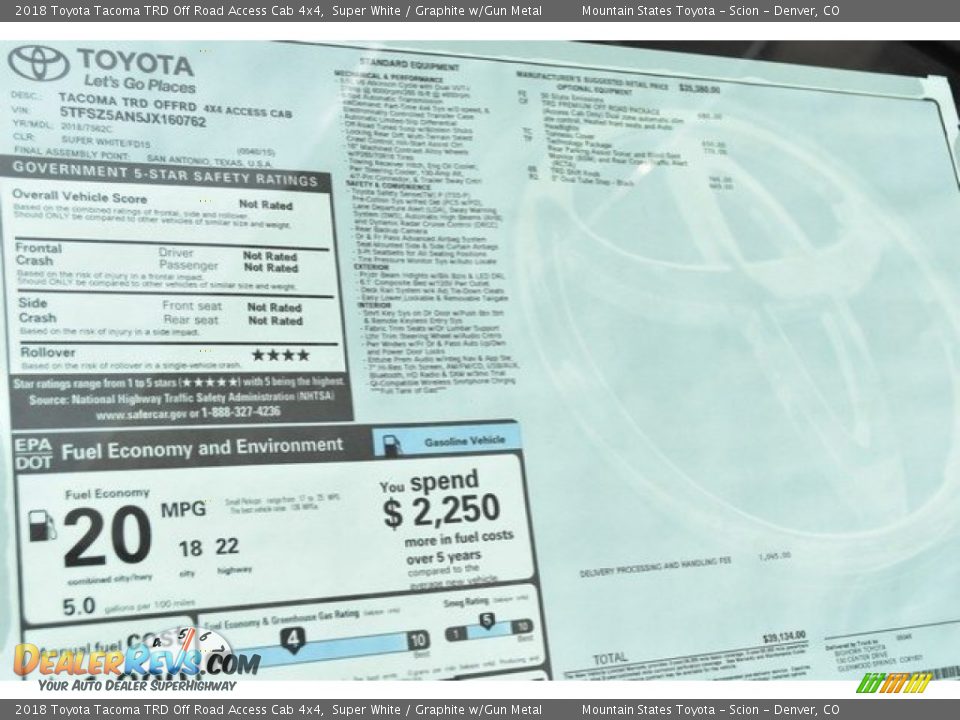 2018 Toyota Tacoma TRD Off Road Access Cab 4x4 Super White / Graphite w/Gun Metal Photo #36