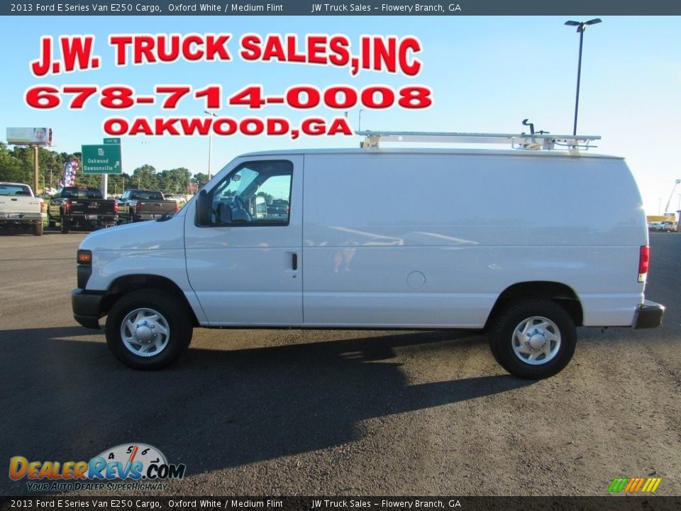 2013 Ford E Series Van E250 Cargo Oxford White / Medium Flint Photo #2