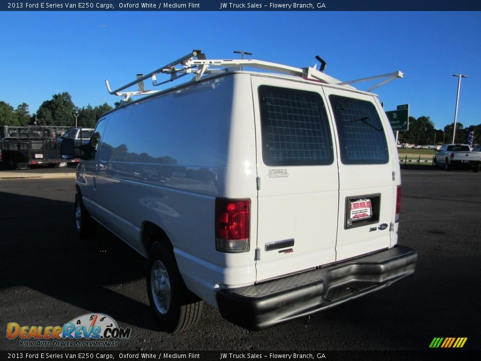 2013 Ford E Series Van E250 Cargo Oxford White / Medium Flint Photo #3