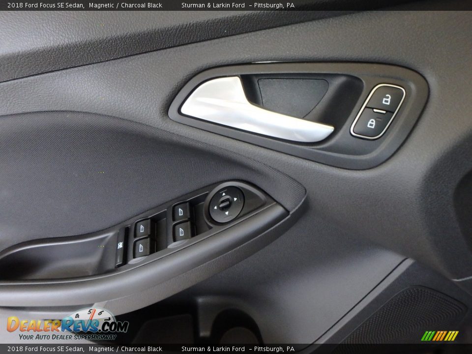 2018 Ford Focus SE Sedan Magnetic / Charcoal Black Photo #9