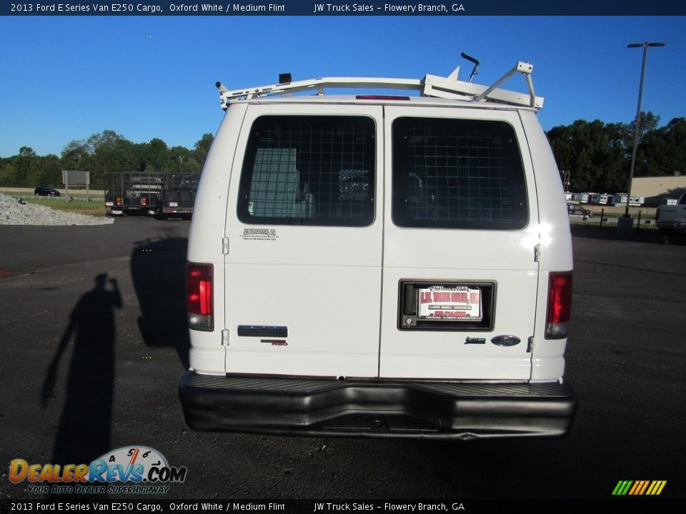 2013 Ford E Series Van E250 Cargo Oxford White / Medium Flint Photo #4