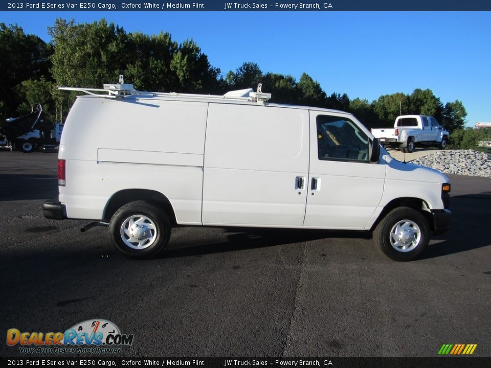 2013 Ford E Series Van E250 Cargo Oxford White / Medium Flint Photo #6