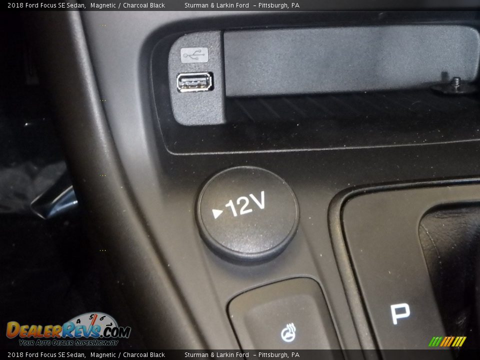 2018 Ford Focus SE Sedan Magnetic / Charcoal Black Photo #13