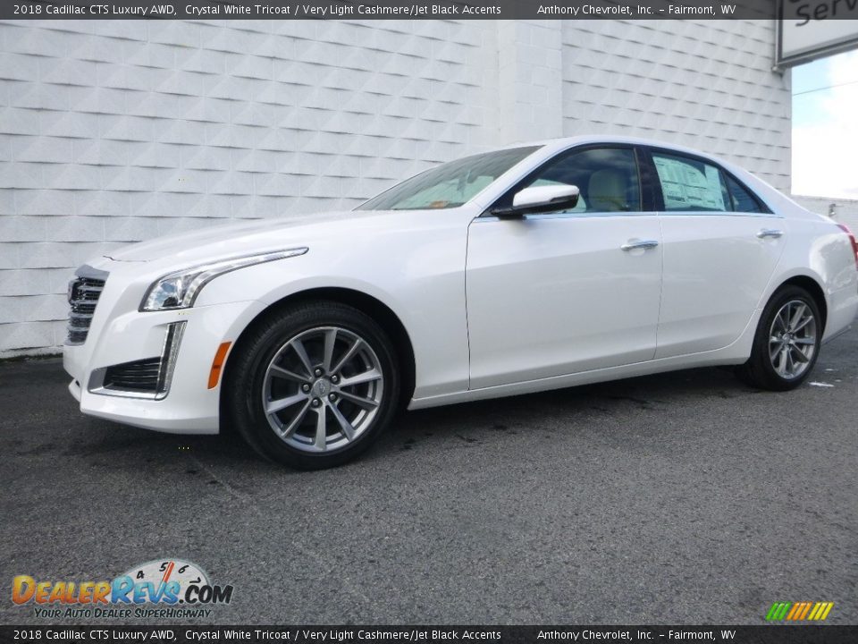 Front 3/4 View of 2018 Cadillac CTS Luxury AWD Photo #2