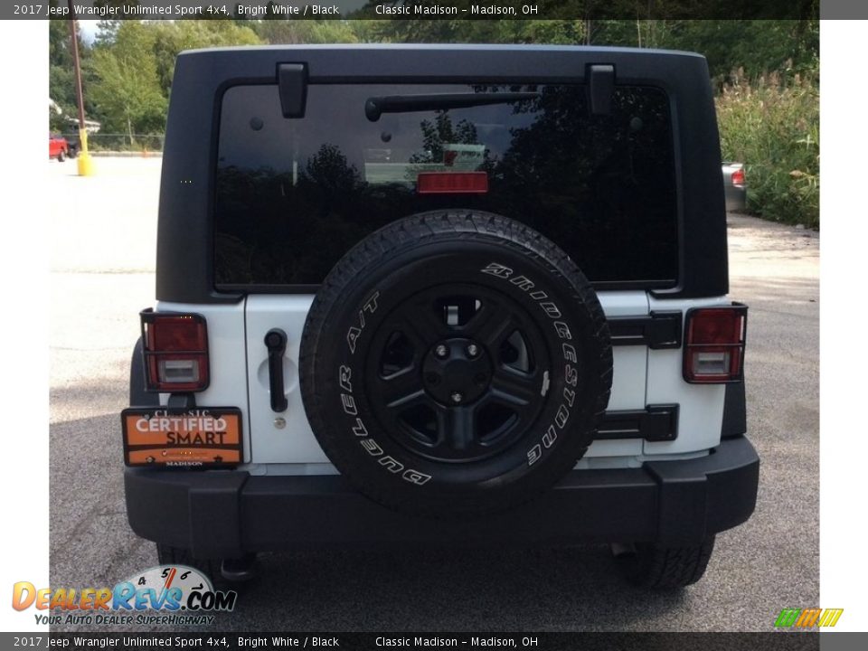 2017 Jeep Wrangler Unlimited Sport 4x4 Bright White / Black Photo #5