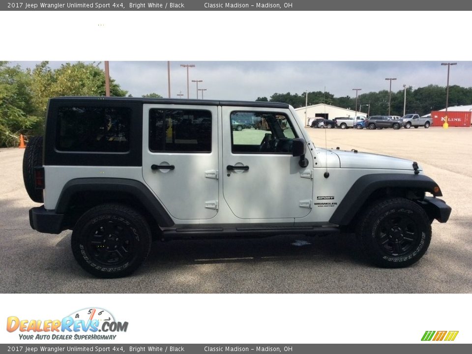 2017 Jeep Wrangler Unlimited Sport 4x4 Bright White / Black Photo #7