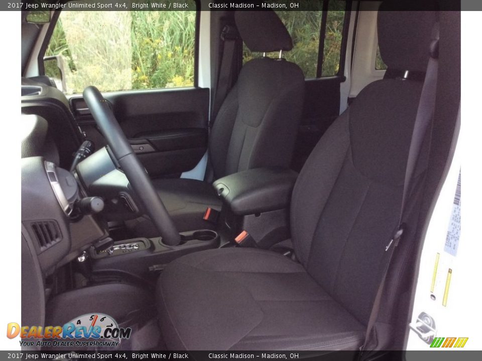 2017 Jeep Wrangler Unlimited Sport 4x4 Bright White / Black Photo #15
