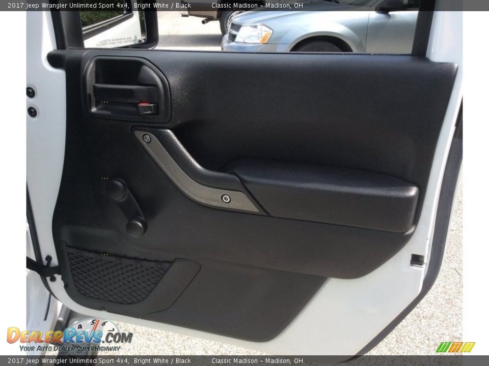 2017 Jeep Wrangler Unlimited Sport 4x4 Bright White / Black Photo #20