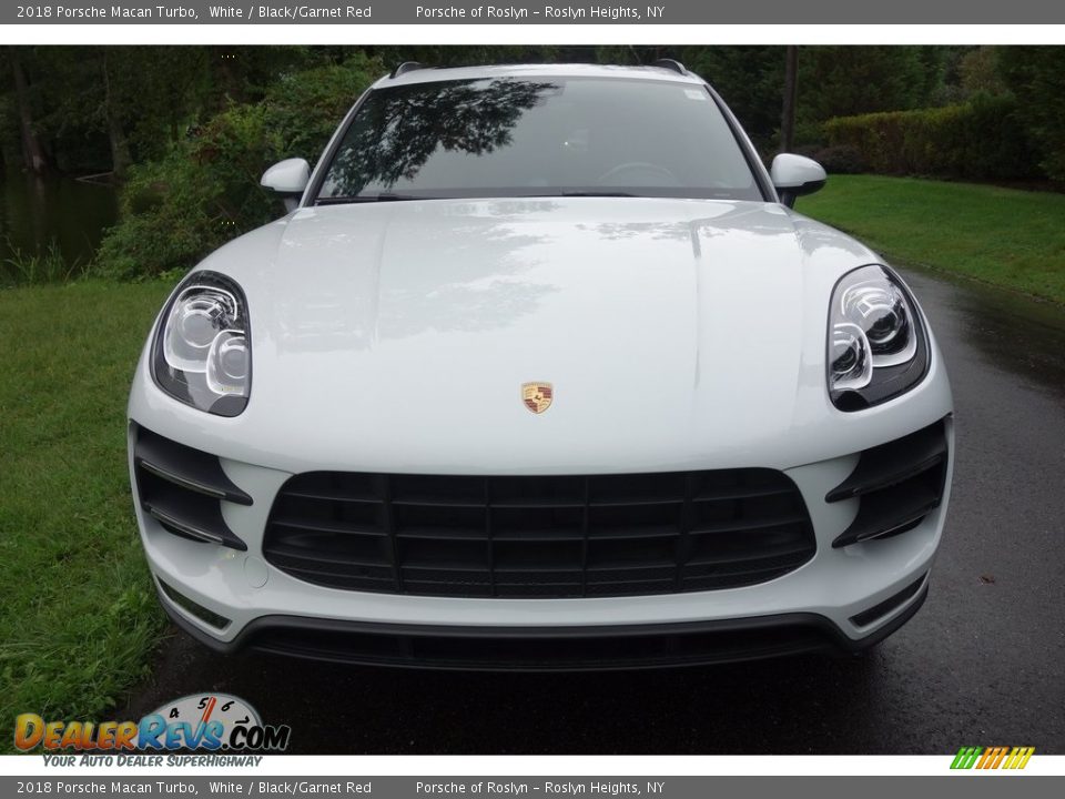 2018 Porsche Macan Turbo White / Black/Garnet Red Photo #2