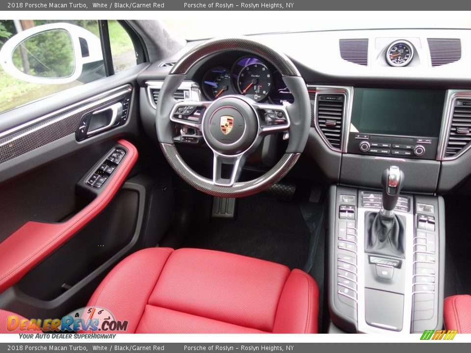Dashboard of 2018 Porsche Macan Turbo Photo #13
