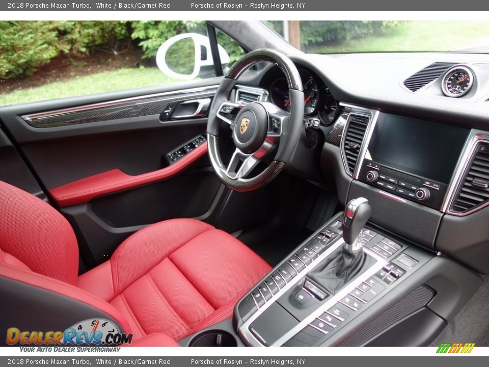 2018 Porsche Macan Turbo White / Black/Garnet Red Photo #17