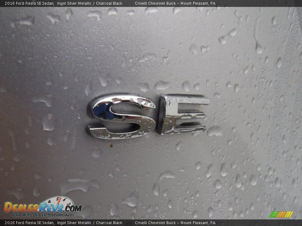 2016 Ford Fiesta SE Sedan Ingot Silver Metallic / Charcoal Black Photo #9