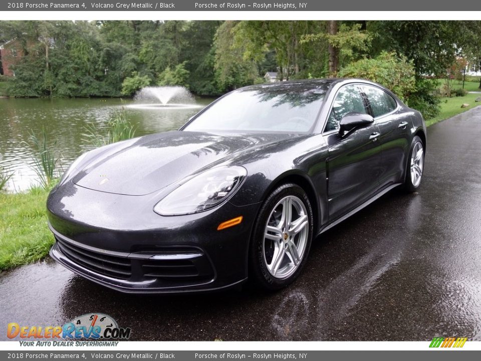 Front 3/4 View of 2018 Porsche Panamera 4 Photo #8