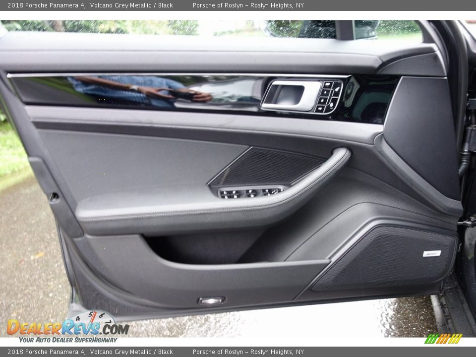 2018 Porsche Panamera 4 Volcano Grey Metallic / Black Photo #11