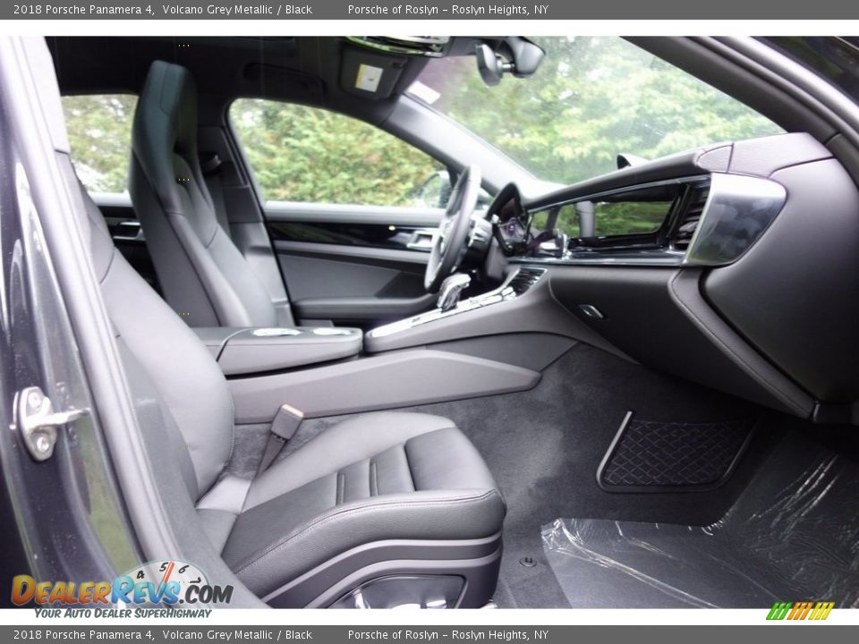 2018 Porsche Panamera 4 Volcano Grey Metallic / Black Photo #16
