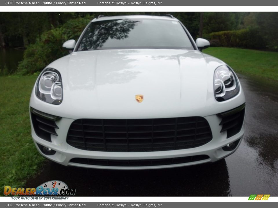2018 Porsche Macan White / Black/Garnet Red Photo #2