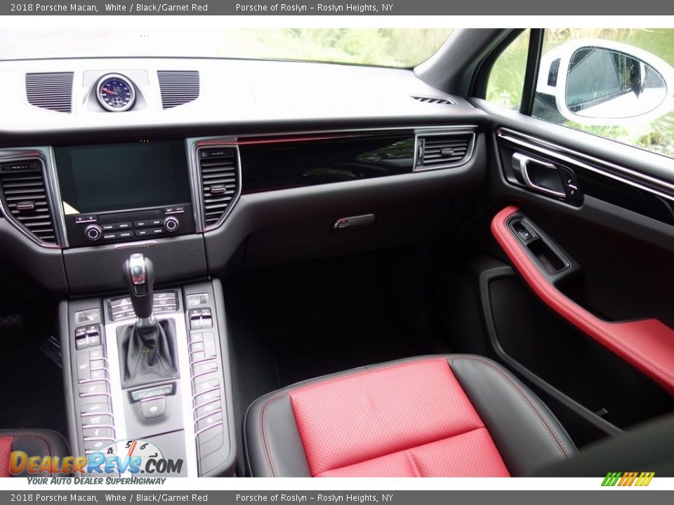 2018 Porsche Macan White / Black/Garnet Red Photo #15