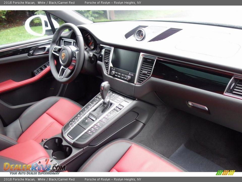 2018 Porsche Macan White / Black/Garnet Red Photo #16