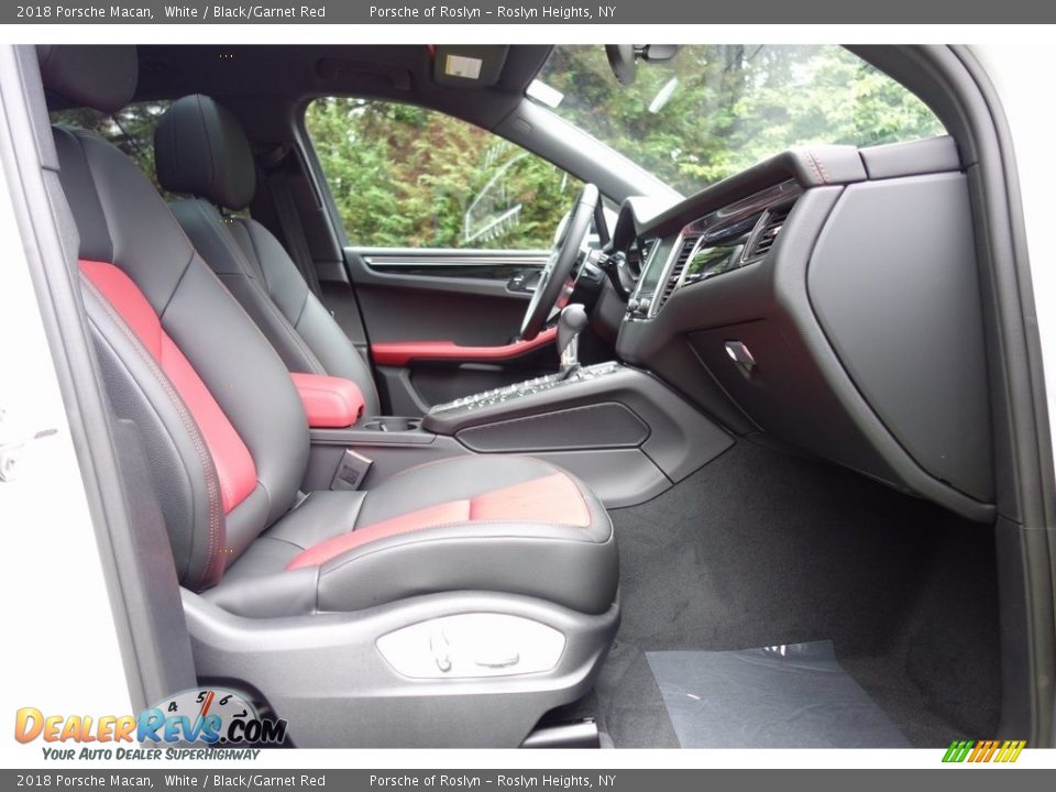 2018 Porsche Macan White / Black/Garnet Red Photo #18