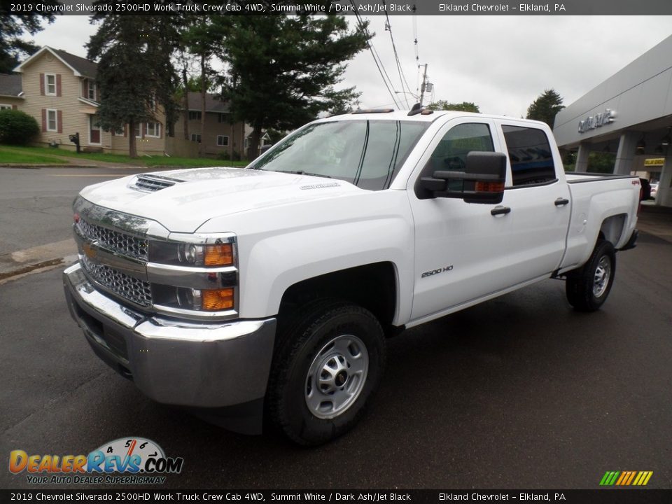 Front 3/4 View of 2019 Chevrolet Silverado 2500HD Work Truck Crew Cab 4WD Photo #1