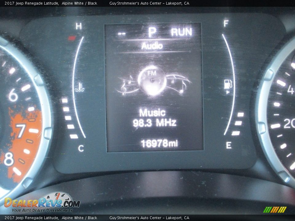 2017 Jeep Renegade Latitude Alpine White / Black Photo #11