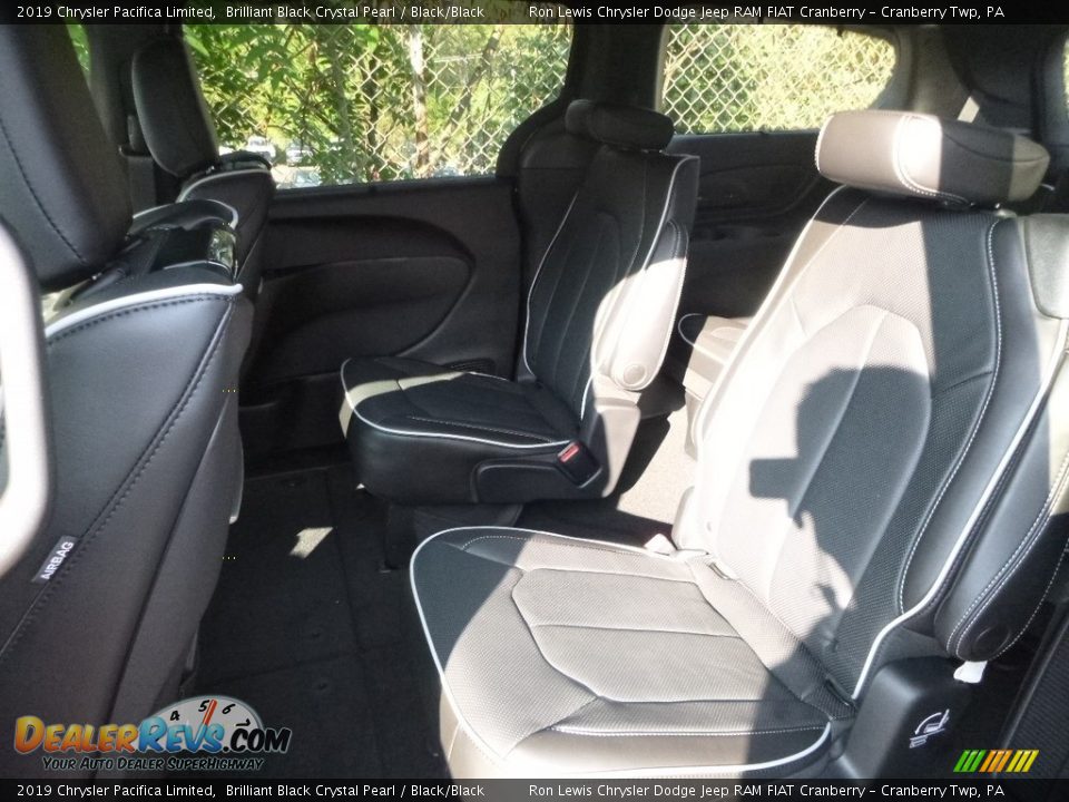 Rear Seat of 2019 Chrysler Pacifica Limited Photo #8