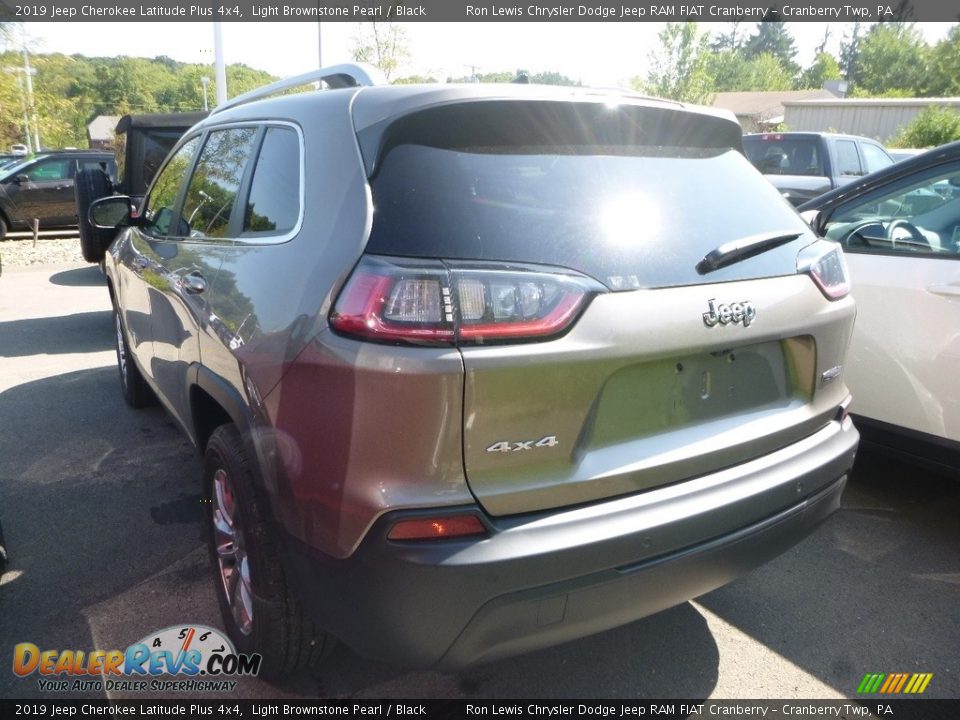 2019 Jeep Cherokee Latitude Plus 4x4 Light Brownstone Pearl / Black Photo #2