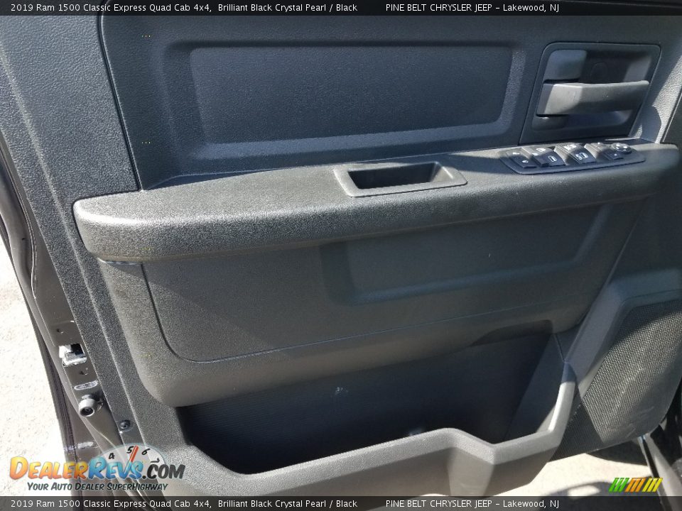 2019 Ram 1500 Classic Express Quad Cab 4x4 Brilliant Black Crystal Pearl / Black Photo #8