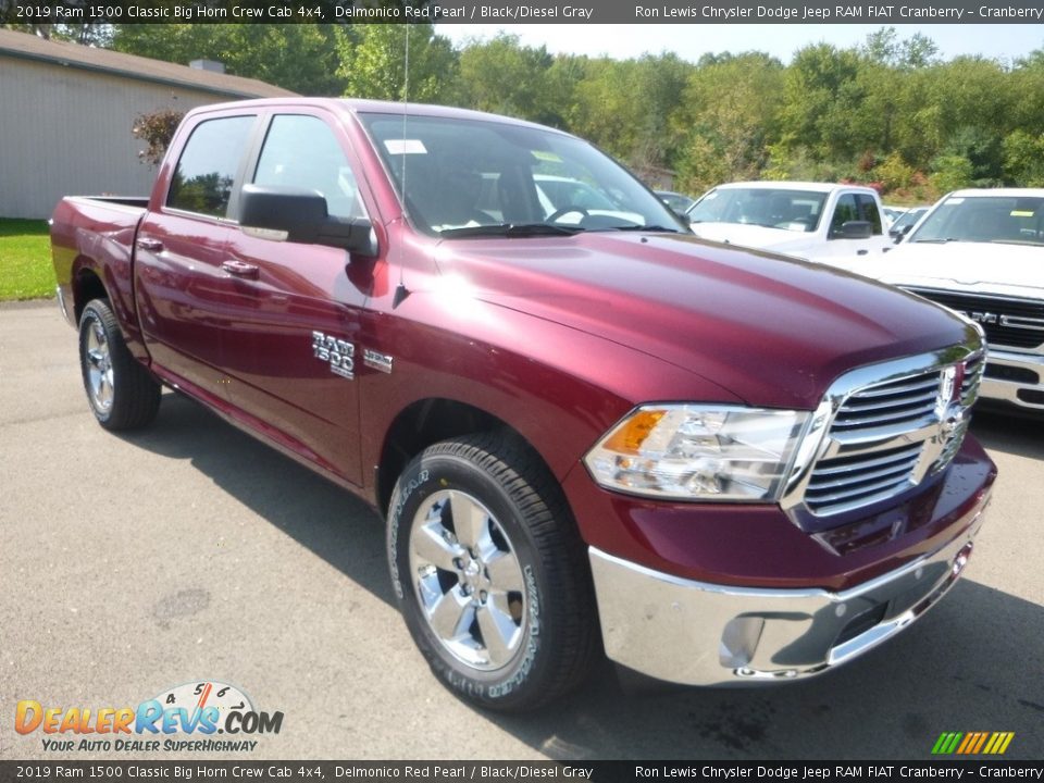 Front 3/4 View of 2019 Ram 1500 Classic Big Horn Crew Cab 4x4 Photo #6