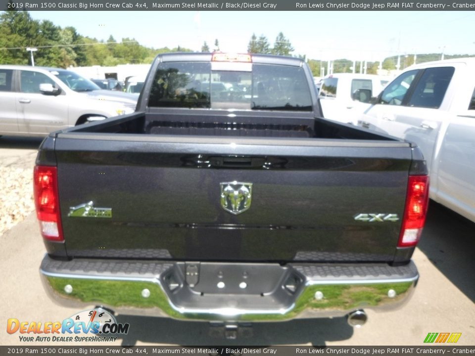 2019 Ram 1500 Classic Big Horn Crew Cab 4x4 Maximum Steel Metallic / Black/Diesel Gray Photo #4