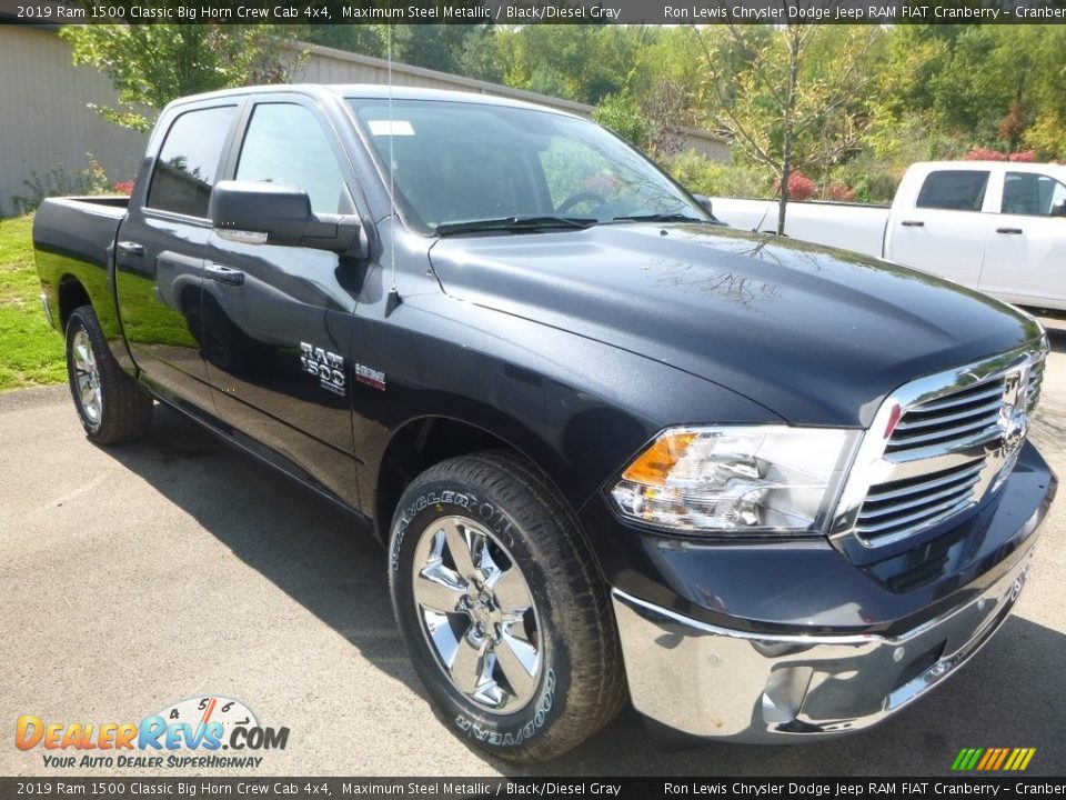 Front 3/4 View of 2019 Ram 1500 Classic Big Horn Crew Cab 4x4 Photo #10