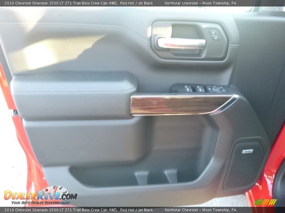 2019 Chevrolet Silverado 1500 LT Z71 Trail Boss Crew Cab 4WD Red Hot / Jet Black Photo #13