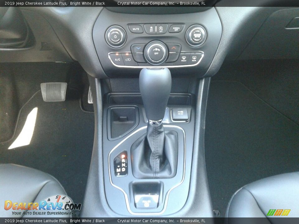 2019 Jeep Cherokee Latitude Plus Bright White / Black Photo #16