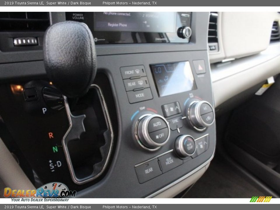 2019 Toyota Sienna LE Super White / Dark Bisque Photo #17