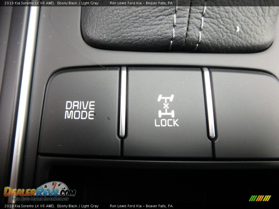 2019 Kia Sorento LX V6 AWD Ebony Black / Light Gray Photo #18