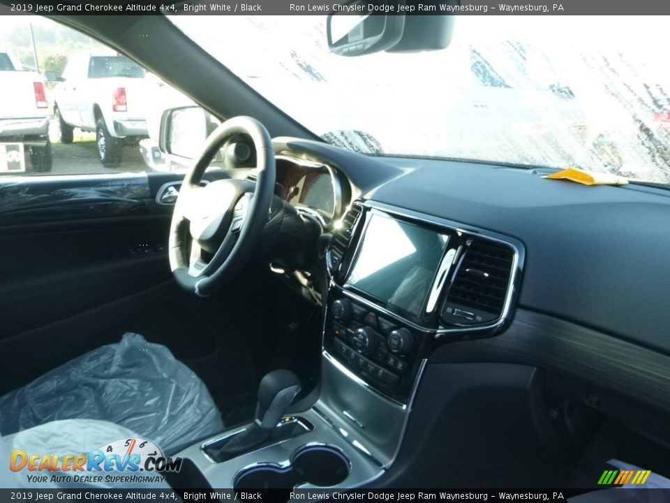 2019 Jeep Grand Cherokee Altitude 4x4 Bright White / Black Photo #11