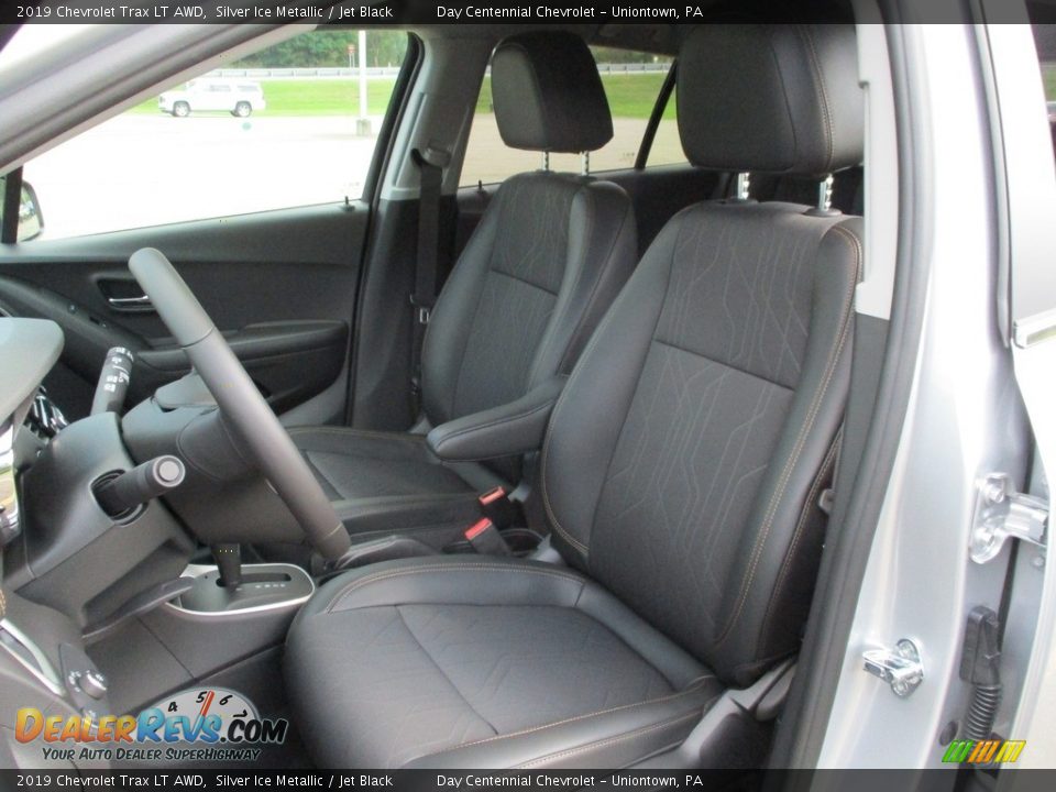 Front Seat of 2019 Chevrolet Trax LT AWD Photo #6