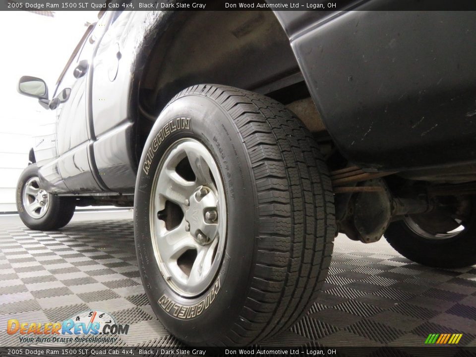 2005 Dodge Ram 1500 SLT Quad Cab 4x4 Black / Dark Slate Gray Photo #9