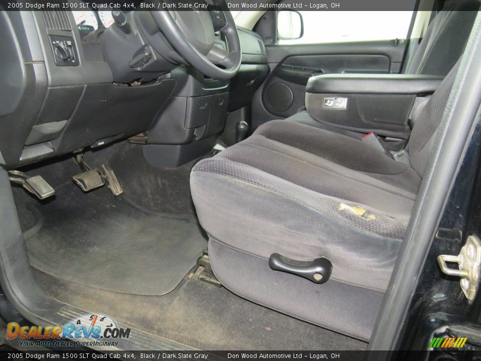 2005 Dodge Ram 1500 SLT Quad Cab 4x4 Black / Dark Slate Gray Photo #15