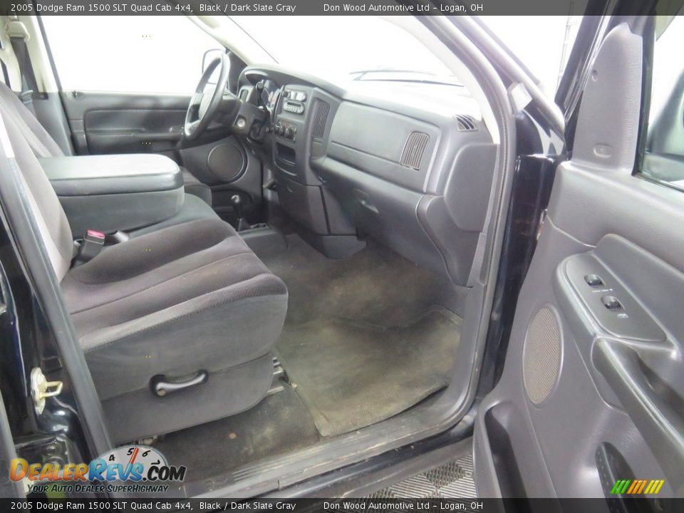 2005 Dodge Ram 1500 SLT Quad Cab 4x4 Black / Dark Slate Gray Photo #24