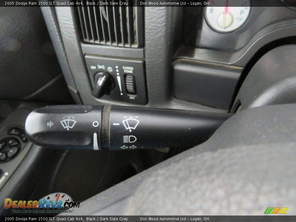 2005 Dodge Ram 1500 SLT Quad Cab 4x4 Black / Dark Slate Gray Photo #32