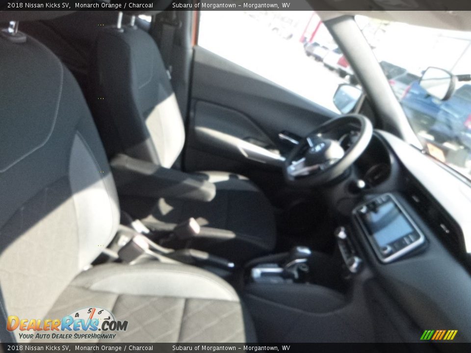 2018 Nissan Kicks SV Monarch Orange / Charcoal Photo #10