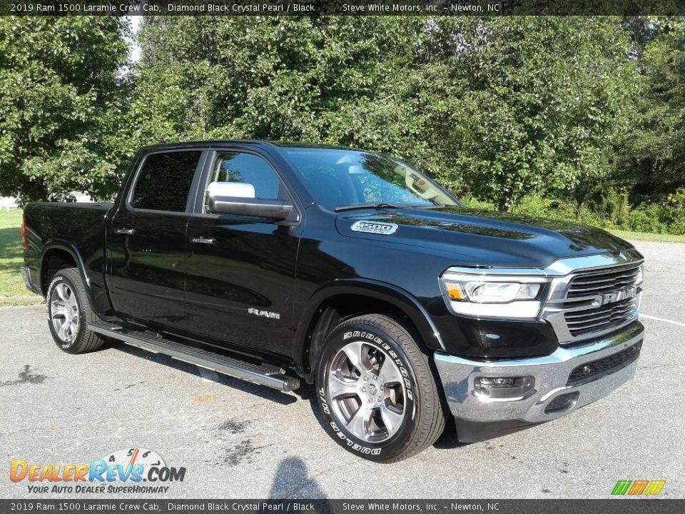 2019 Ram 1500 Laramie Crew Cab Diamond Black Crystal Pearl / Black Photo #4