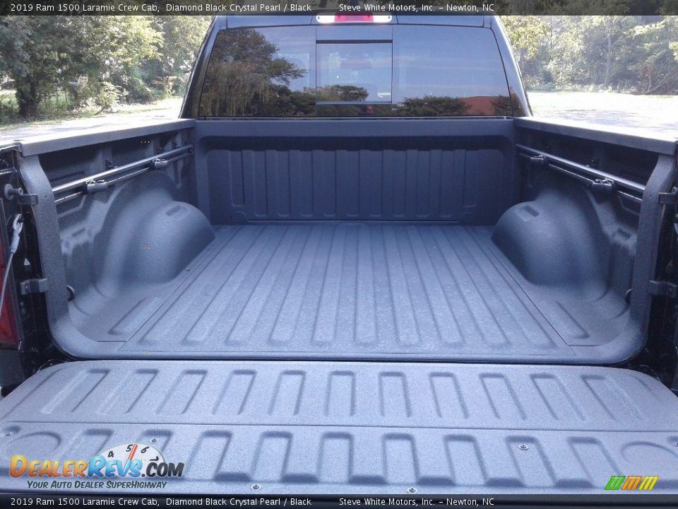 2019 Ram 1500 Laramie Crew Cab Diamond Black Crystal Pearl / Black Photo #13