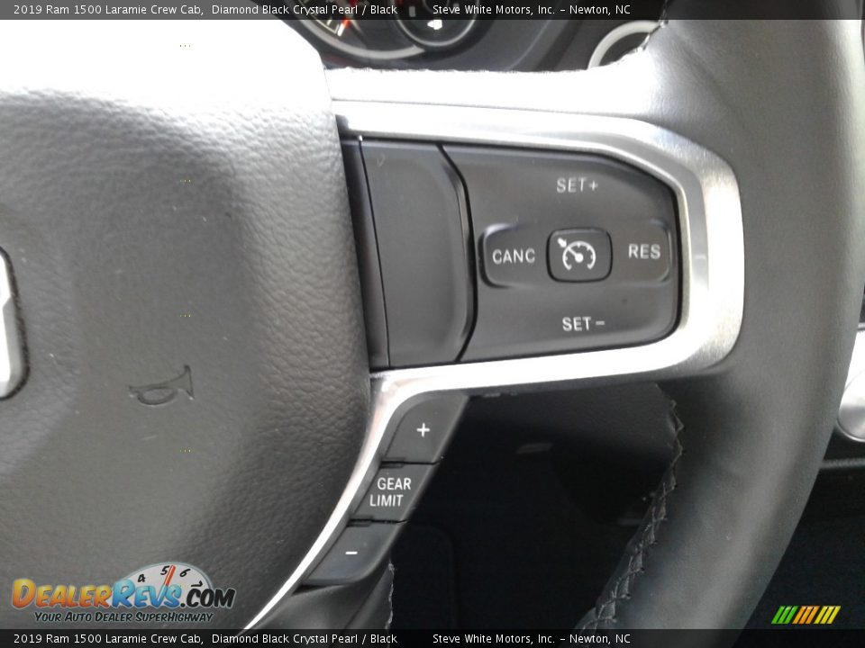 2019 Ram 1500 Laramie Crew Cab Diamond Black Crystal Pearl / Black Photo #21