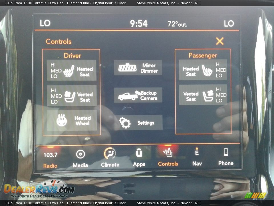 2019 Ram 1500 Laramie Crew Cab Diamond Black Crystal Pearl / Black Photo #27
