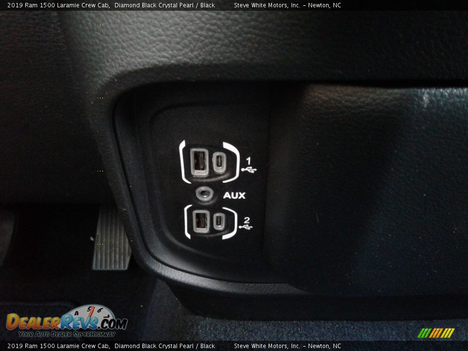 2019 Ram 1500 Laramie Crew Cab Diamond Black Crystal Pearl / Black Photo #30