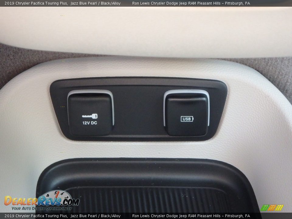 2019 Chrysler Pacifica Touring Plus Jazz Blue Pearl / Black/Alloy Photo #18